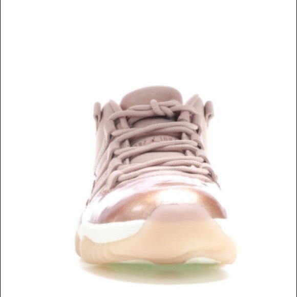 Jordan 11 Retro Rose Gold - Picture 4 of 4